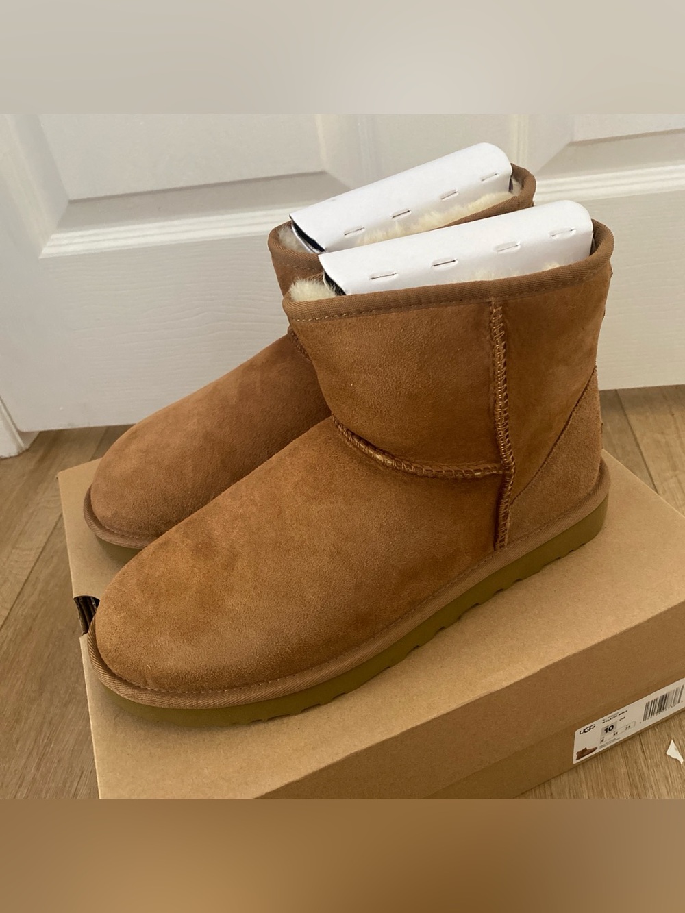 UGG Classic Mini II Boots size 10 - Chestnut